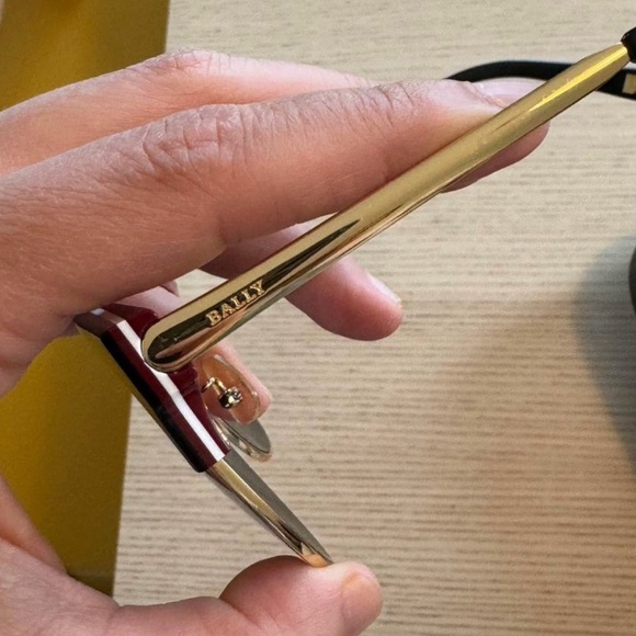 BALLY sunglasses - Picture 2 of 4